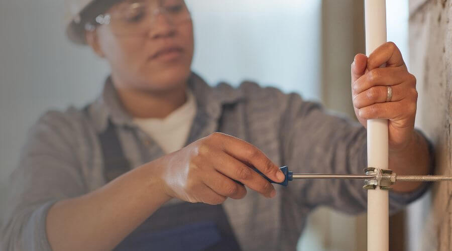 Expert burst pipe repair services in Offerle, KS